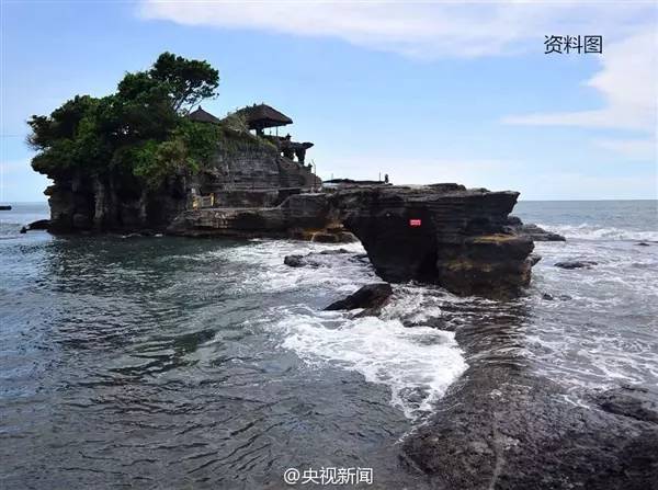 游客懸崖自拍跌落大海溺亡