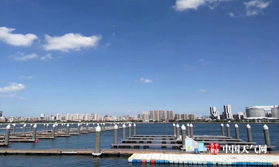 廈門臺(tái)風(fēng)瑪莉亞來襲游艇回港避風(fēng)