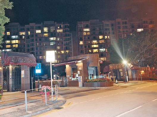 林嶺東在馬鞍山家中昏迷，妻子報警求助。