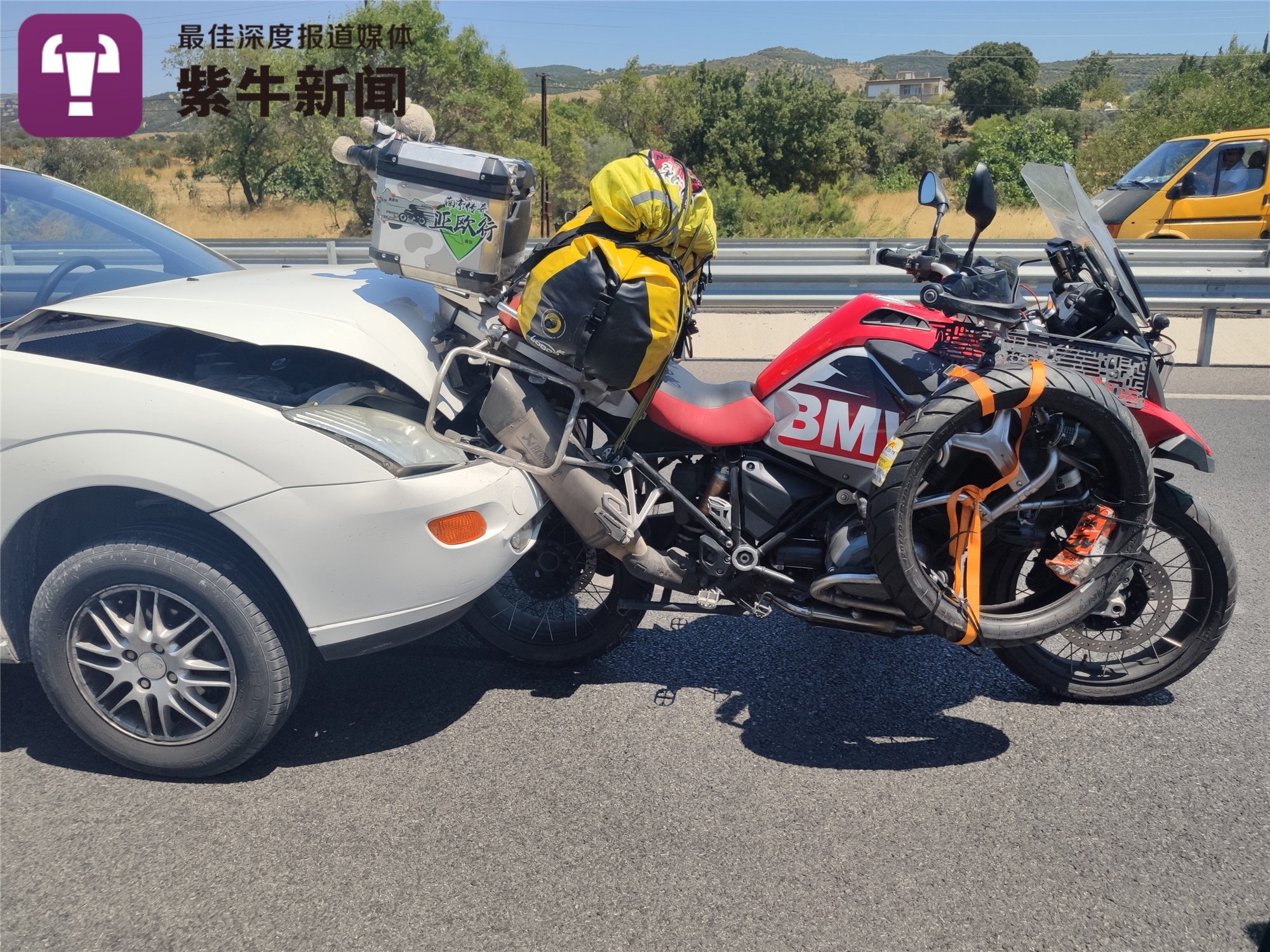 騎車(chē)穿25國(guó)看女兒