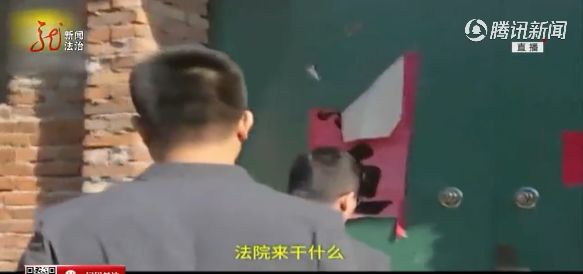 床下現(xiàn)隔壁女鄰居