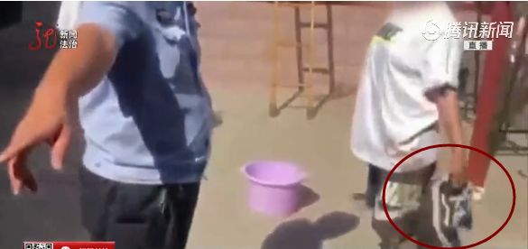 床下現(xiàn)隔壁女鄰居