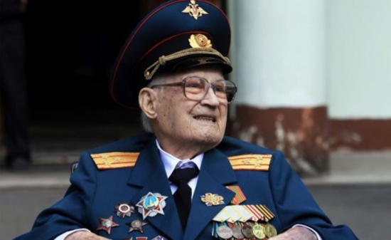 102歲俄羅斯二戰(zhàn)老兵戰(zhàn)勝新冠病毒
